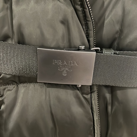 Elegant puffer coat size 40 Italy so 36 French and US 4 - Picture 8 of 8